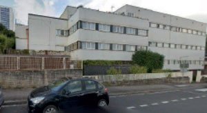 La station du temps de paix. Au premier plan l'extension de 1973